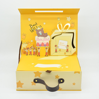 فروش عمده فروشی سفارشی چمدان تولد کودک به شکل جعبه هدیه جعبه مقوایی آهنربایی با دسته و دسته سه بعدی