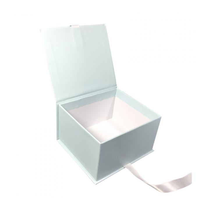 جعبه هدیه OEM ODM Magnetic Flip Top with Ribbon 120-400G Coated 1